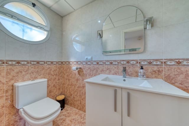 4 bedroom Townhouse for sale in La Duquesa / Puerto de la Duquesa, Manilva with pool garage - € 410,000 (Ref: 9203213)