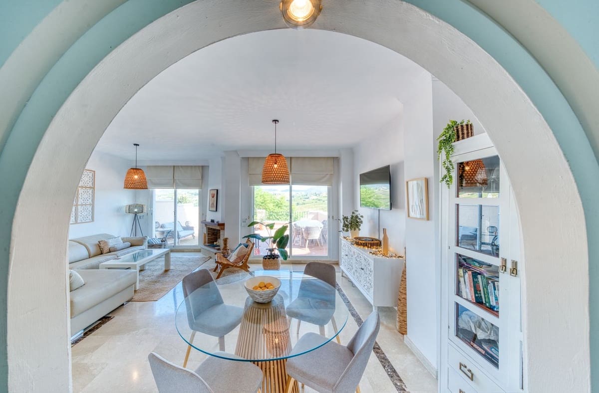 4 sovrum Hus till salu i La Duquesa / Puerto de la Duquesa med pool garage - 410 000 € (Ref: 9203213)