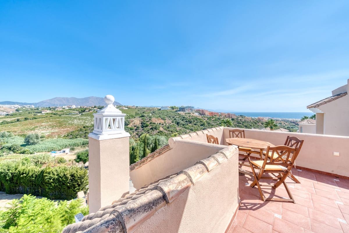 4 sovrum Hus till salu i La Duquesa / Puerto de la Duquesa med pool garage - 410 000 € (Ref: 9203213)