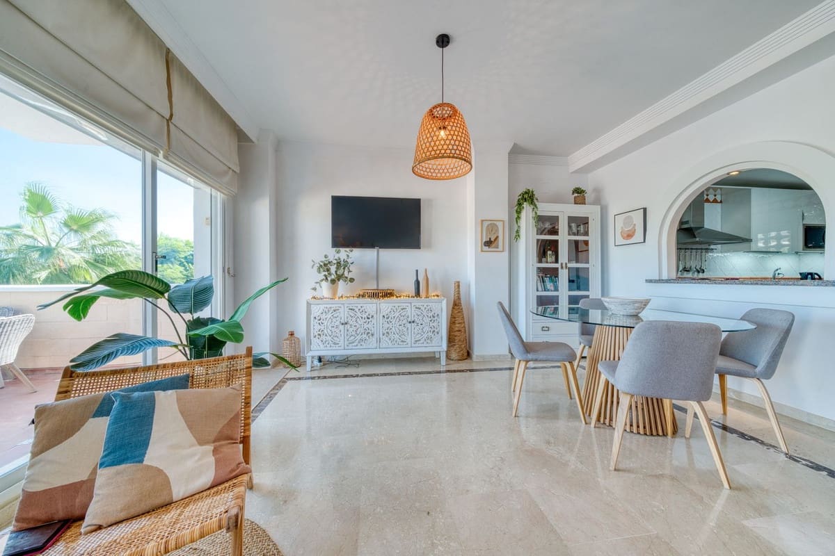 4 sovrum Hus till salu i La Duquesa / Puerto de la Duquesa med pool garage - 410 000 € (Ref: 9203213)