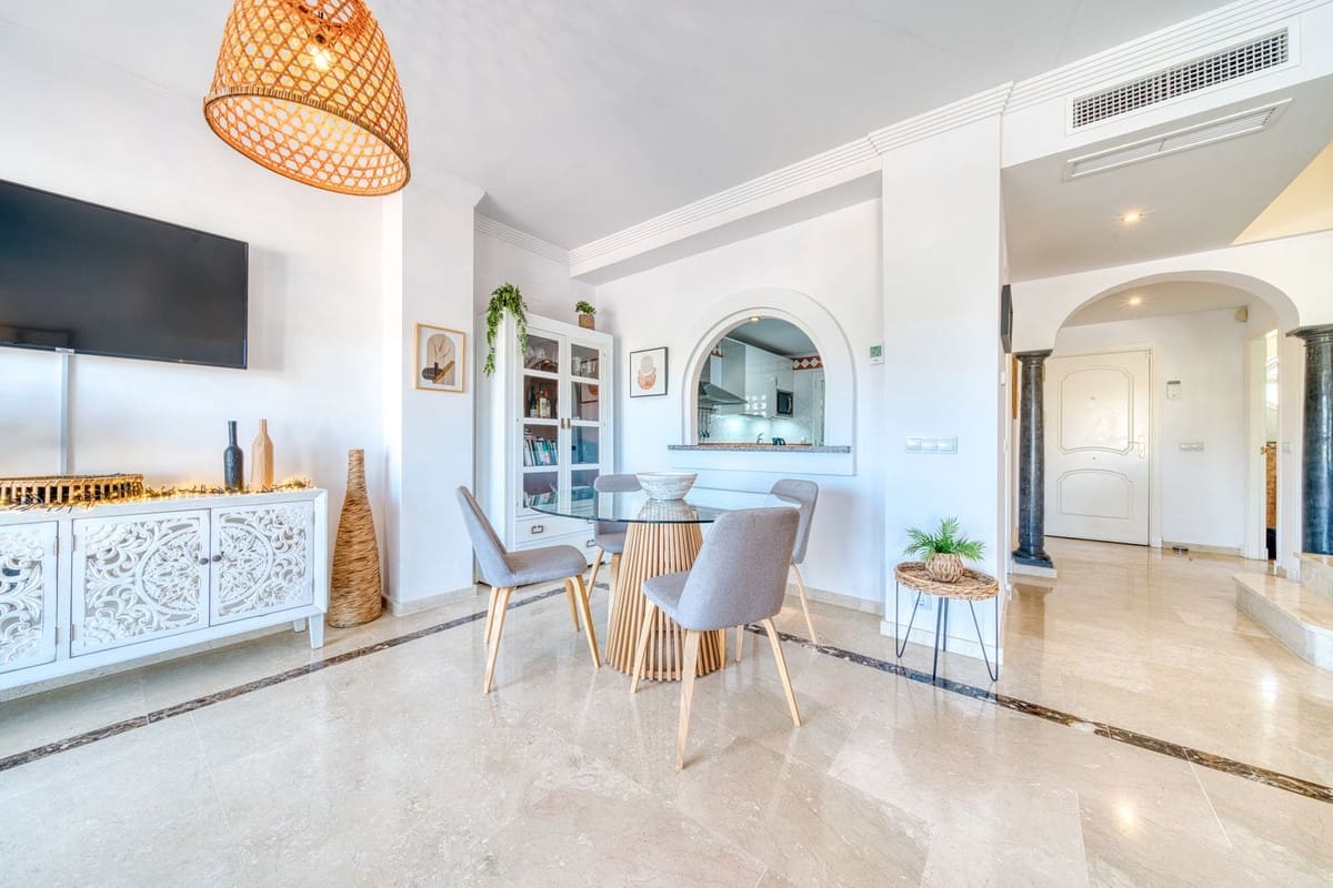 4 sovrum Hus till salu i La Duquesa / Puerto de la Duquesa med pool garage - 410 000 € (Ref: 9203213)