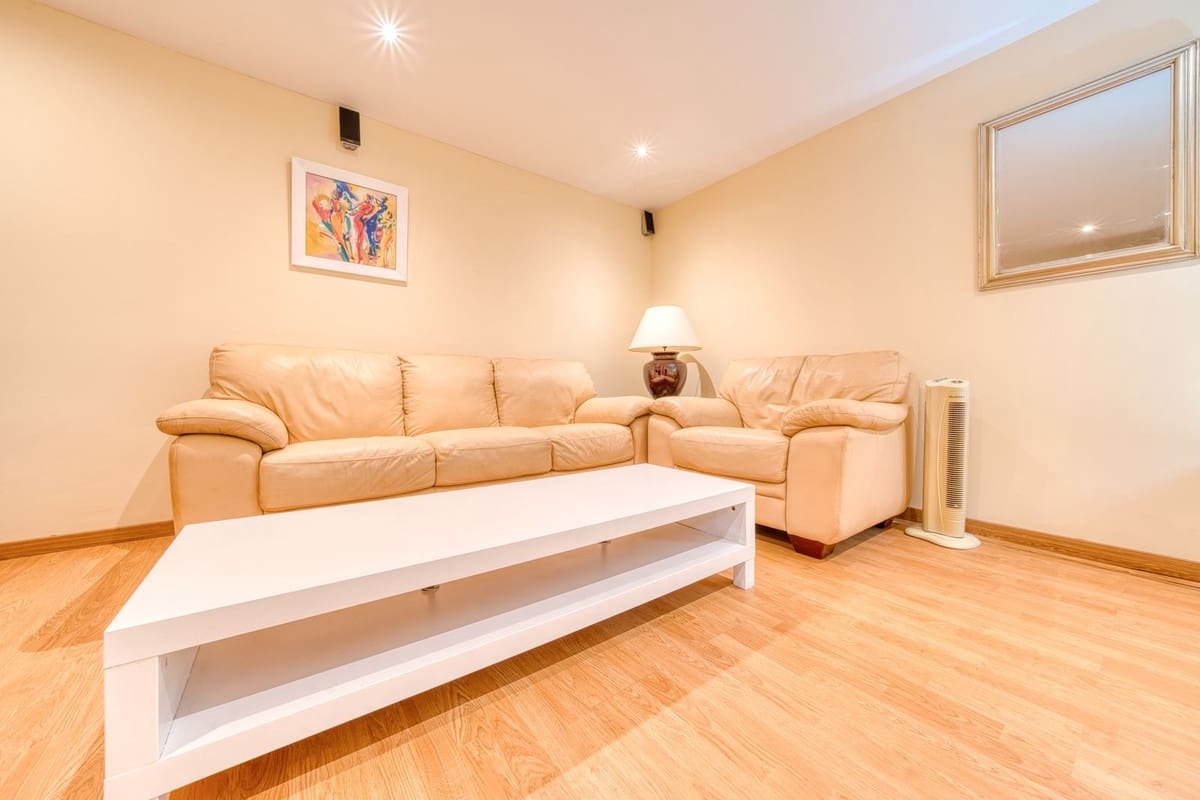 4 sovrum Hus till salu i La Duquesa / Puerto de la Duquesa med pool garage - 410 000 € (Ref: 9203213)