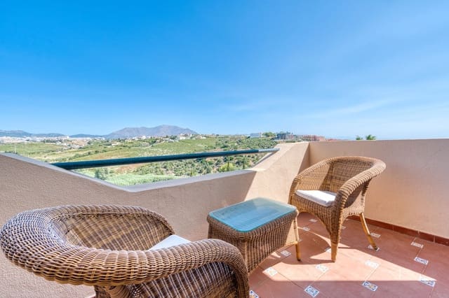 4 bedroom Townhouse for sale in La Duquesa / Puerto de la Duquesa, Manilva with pool garage - € 410,000 (Ref: 9203213)