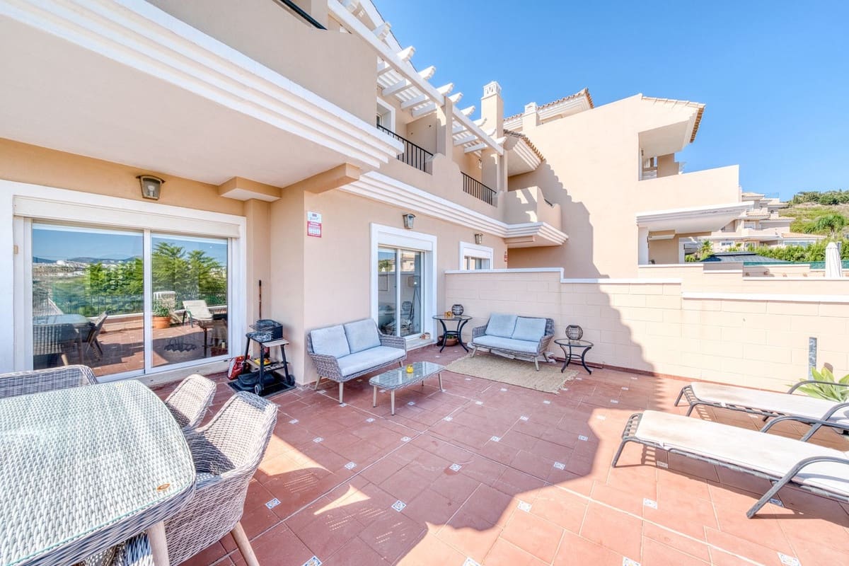 4 sovrum Hus till salu i La Duquesa / Puerto de la Duquesa med pool garage - 410 000 € (Ref: 9203213)