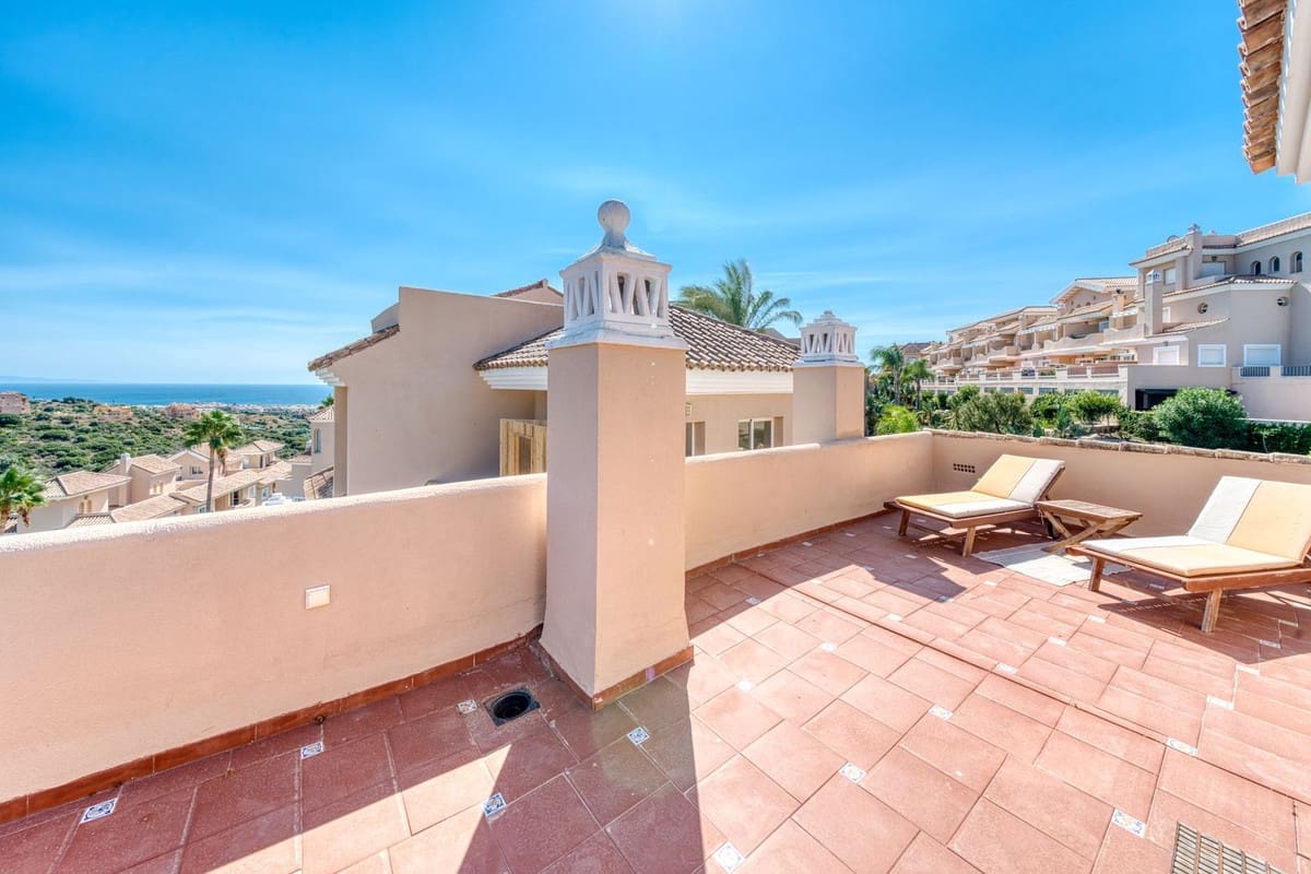 4 sovrum Hus till salu i La Duquesa / Puerto de la Duquesa med pool garage - 410 000 € (Ref: 9203213)