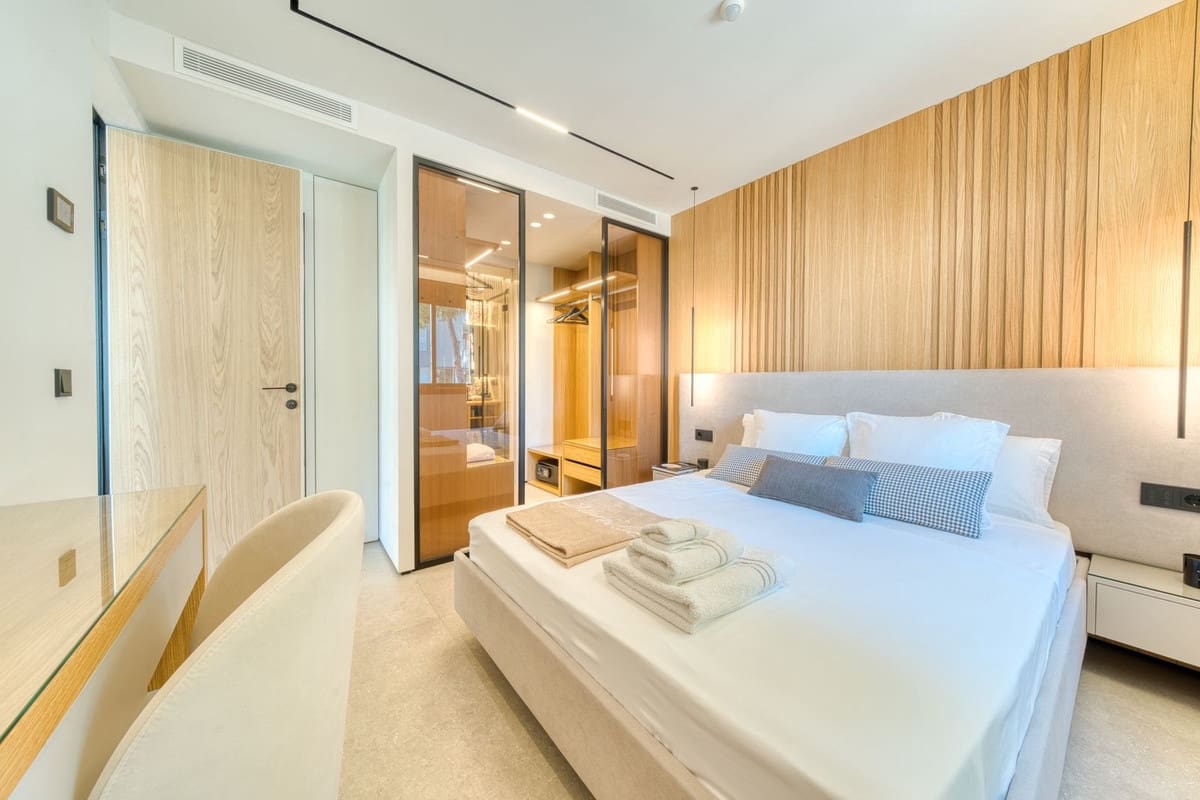 2 bedroom Apartment for sale in Puerto Banus with pool garage - € 749,000 (Ref: 9203458)