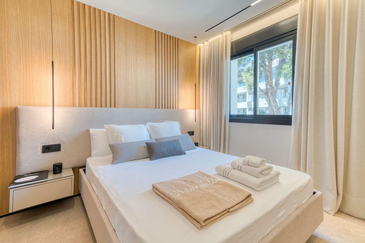 2 bedroom Apartment for sale in Puerto Banus with pool garage - € 749,000 (Ref: 9203458)