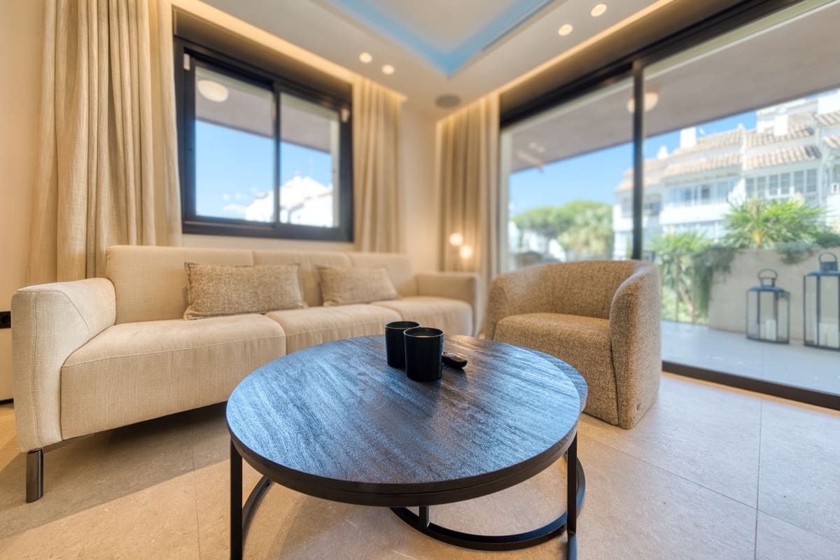 2 bedroom Apartment for sale in Puerto Banus with pool garage - € 749,000 (Ref: 9203458)