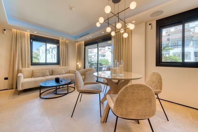 2 bedroom Apartment for sale in Puerto Banus, Marbella with pool garage - € 749,000 (Ref: 9203458)