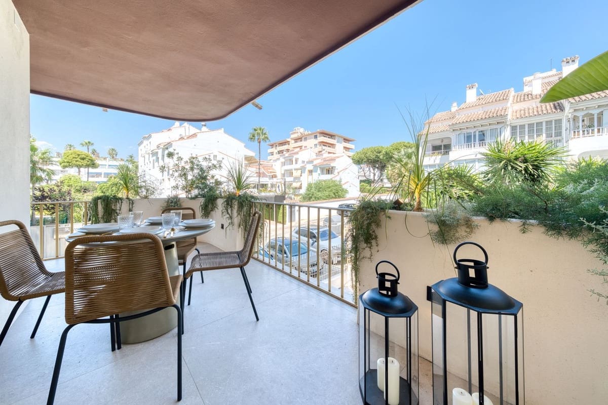 2 bedroom Apartment for sale in Puerto Banus with pool garage - € 749,000 (Ref: 9203458)
