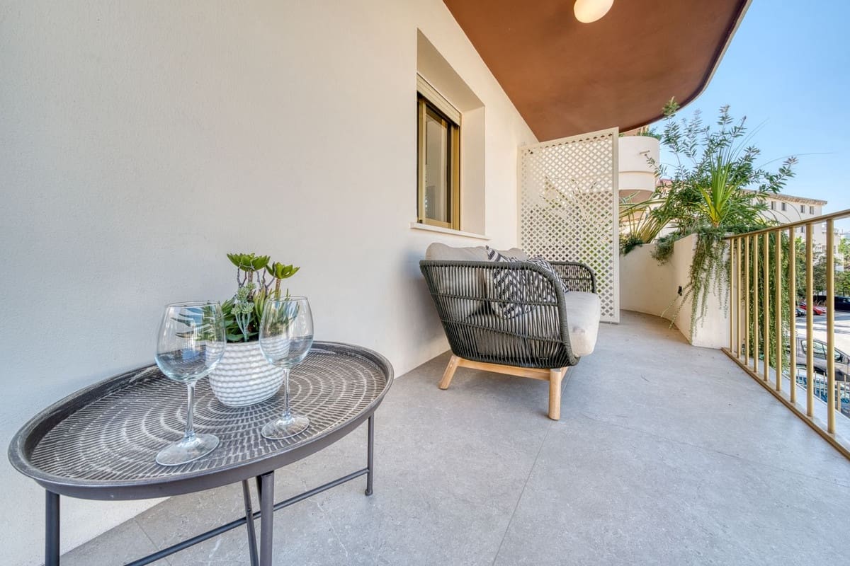 2 bedroom Apartment for sale in Puerto Banus with pool garage - € 749,000 (Ref: 9203458)