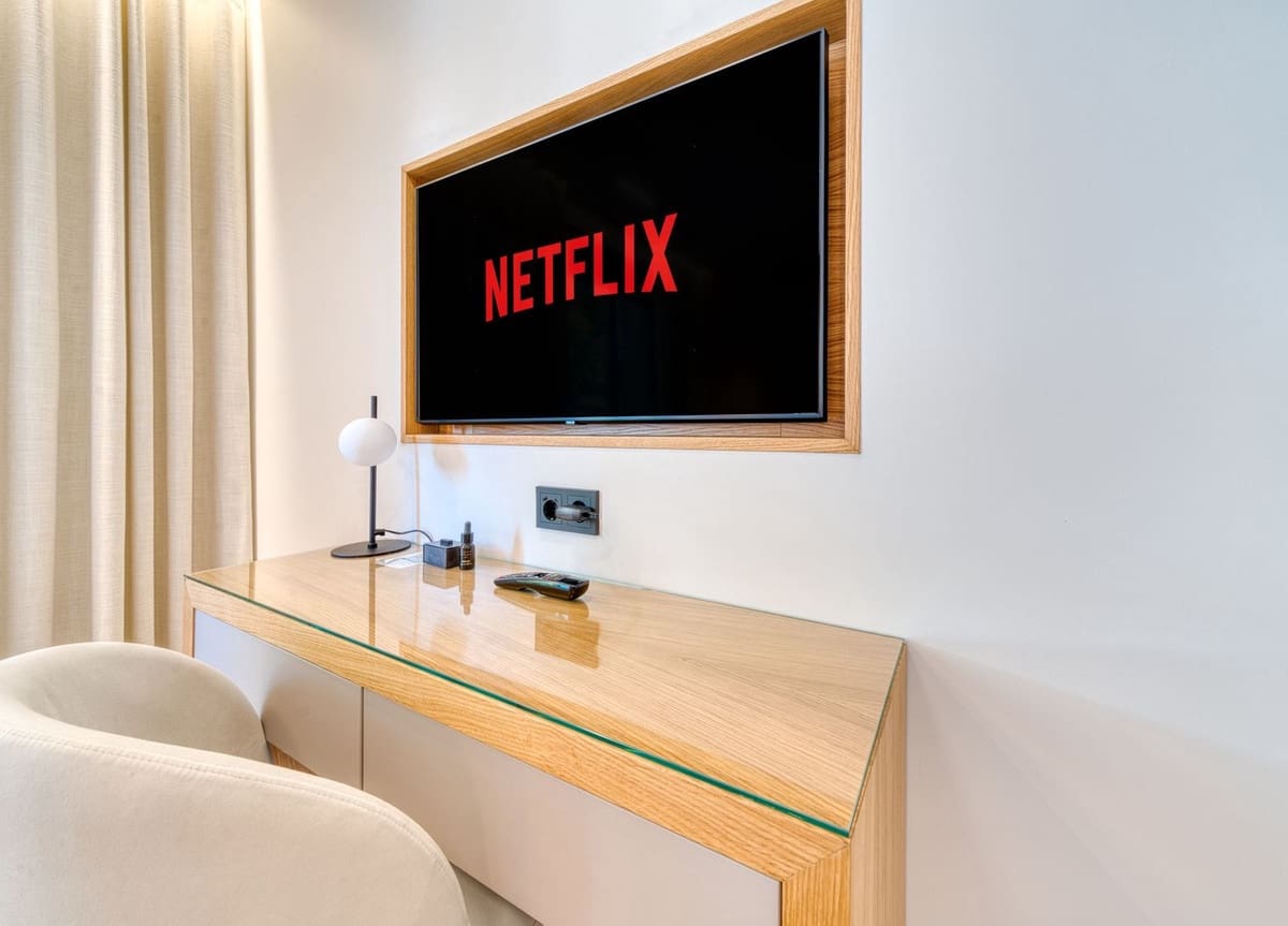 2 bedroom Apartment for sale in Puerto Banus with pool garage - € 749,000 (Ref: 9203458)