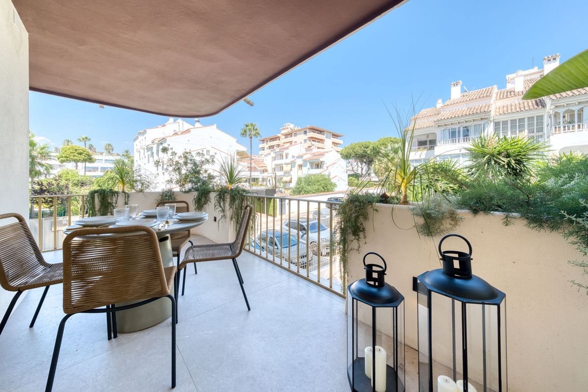 2 bedroom Apartment for sale in Puerto Banus with pool garage - € 749,000 (Ref: 9203458)