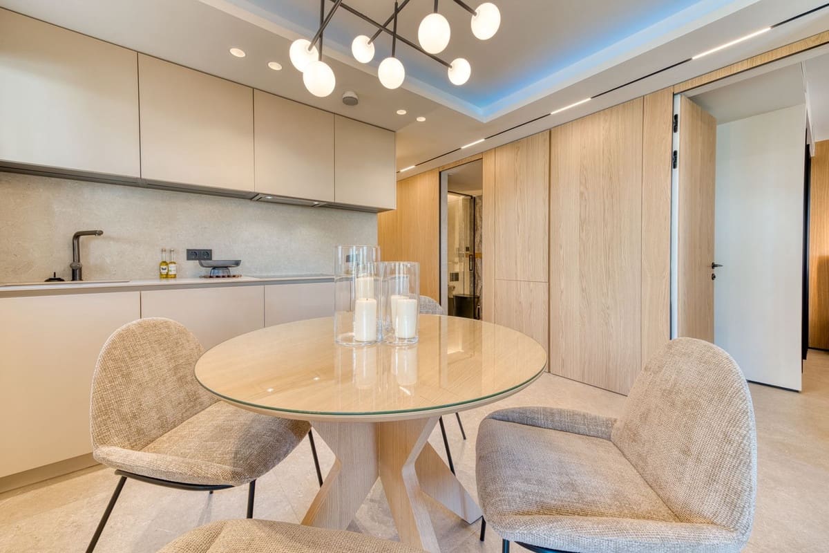 2 bedroom Apartment for sale in Puerto Banus with pool garage - € 749,000 (Ref: 9203458)