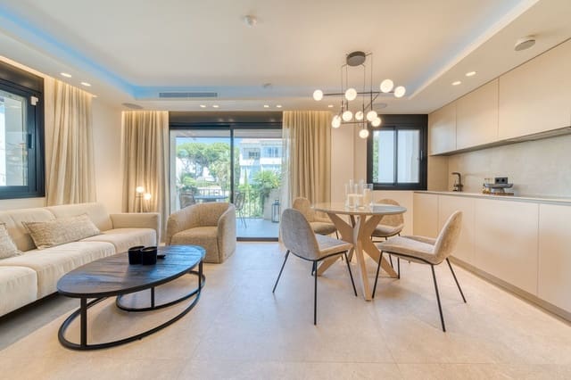 2 soveværelse Lejlighed til salg i Puerto Banus, Marbella med swimmingpool garage - € 749.000 (Ref: 9203458)