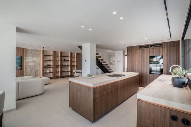 5 slaapkamer Halfvrijstaande villa te koop in Nueva Andalucia, Marbella met zwembad garage - € 2.595.000 (Ref: 9205674)