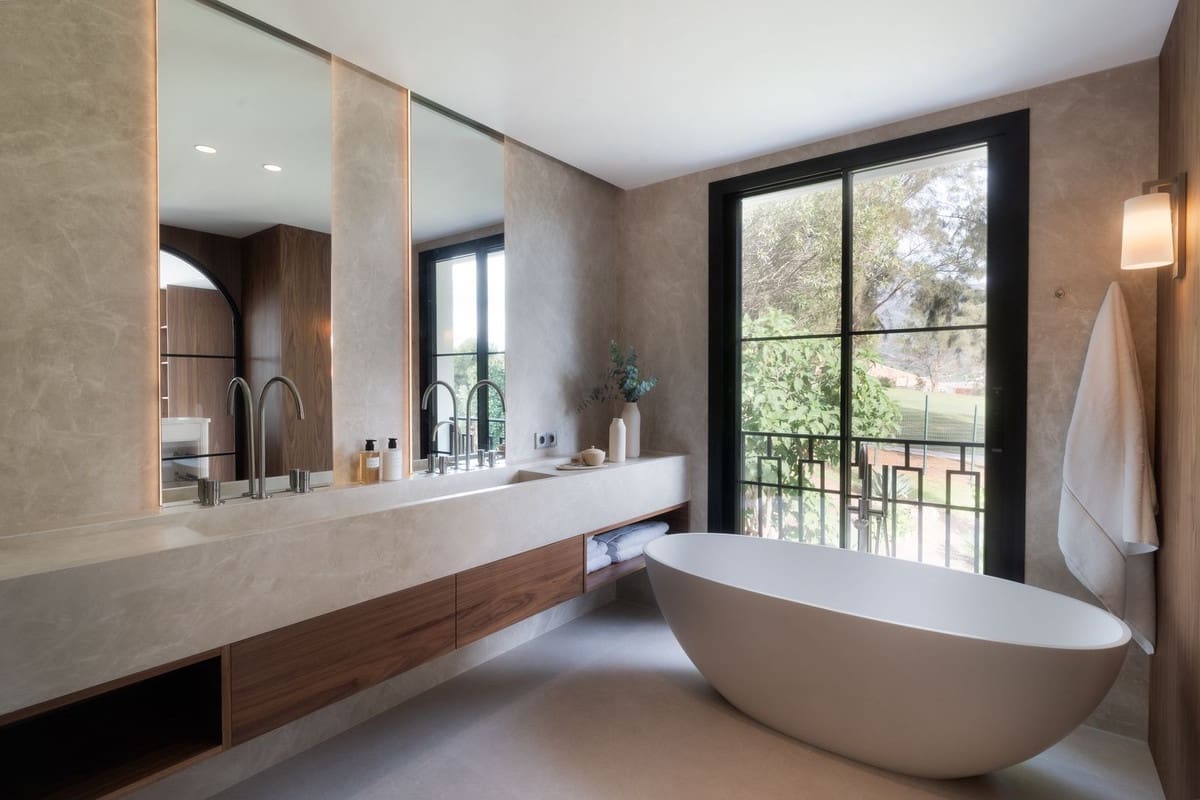 5 slaapkamer Halfvrijstaande villa te koop in Nueva Andalucia met zwembad garage - € 2.595.000 (Ref: 9205674)