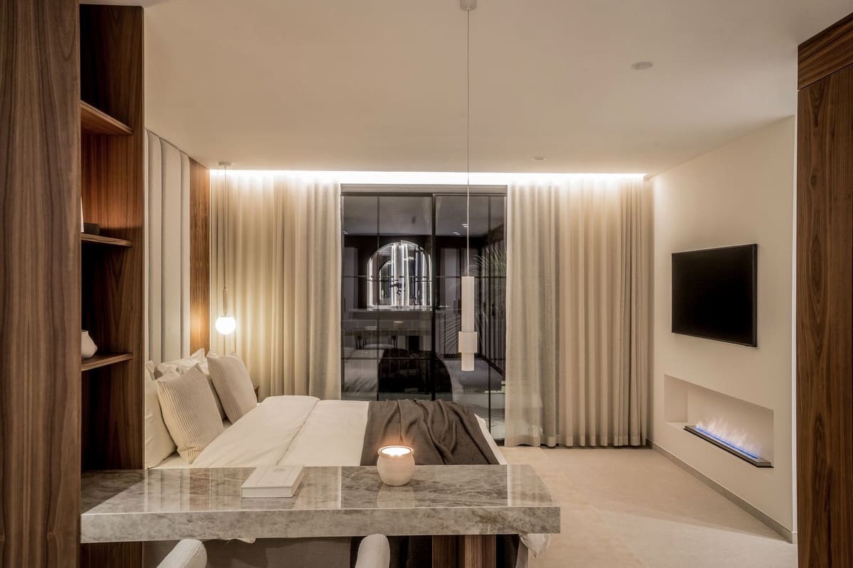 5 slaapkamer Halfvrijstaande villa te koop in Nueva Andalucia met zwembad garage - € 2.595.000 (Ref: 9205674)