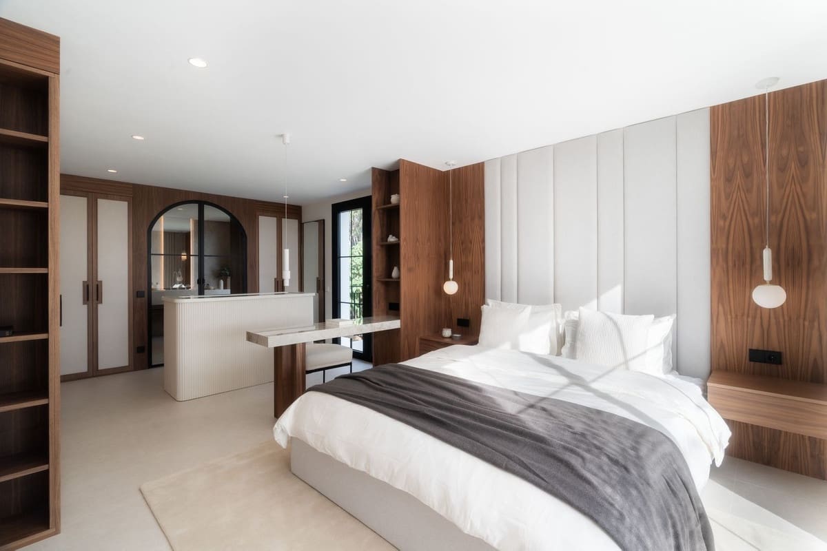 5 slaapkamer Halfvrijstaande villa te koop in Nueva Andalucia met zwembad garage - € 2.595.000 (Ref: 9205674)