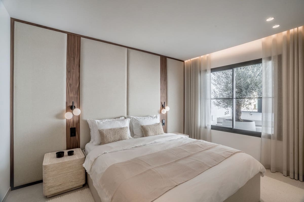 5 slaapkamer Halfvrijstaande villa te koop in Nueva Andalucia met zwembad garage - € 2.595.000 (Ref: 9205674)