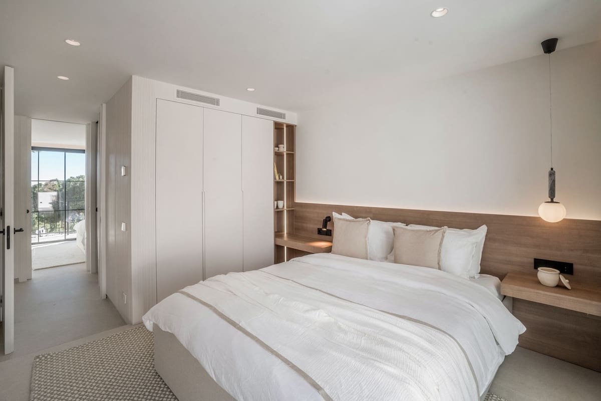 5 slaapkamer Halfvrijstaande villa te koop in Nueva Andalucia met zwembad garage - € 2.595.000 (Ref: 9205674)