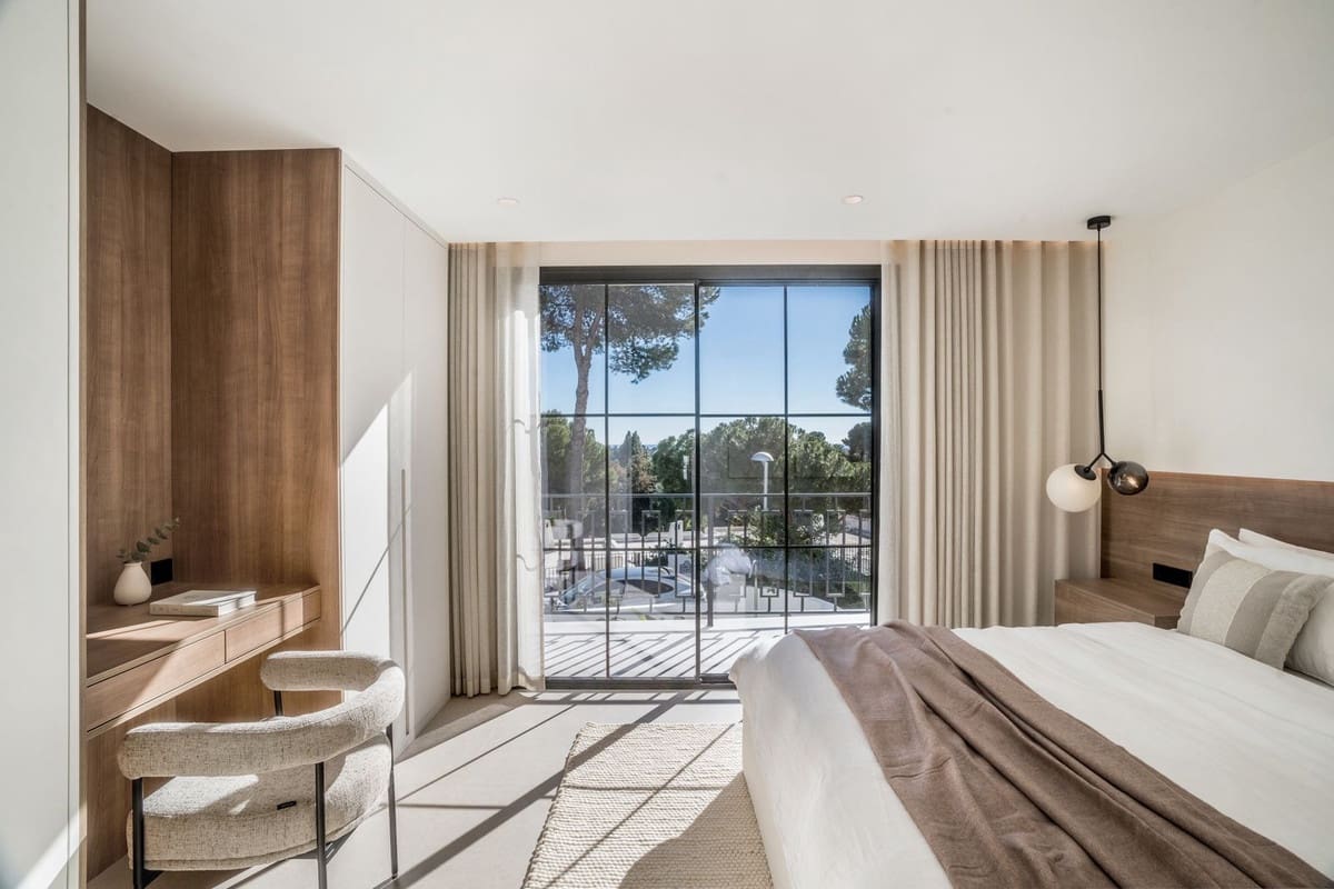 5 slaapkamer Halfvrijstaande villa te koop in Nueva Andalucia met zwembad garage - € 2.595.000 (Ref: 9205674)