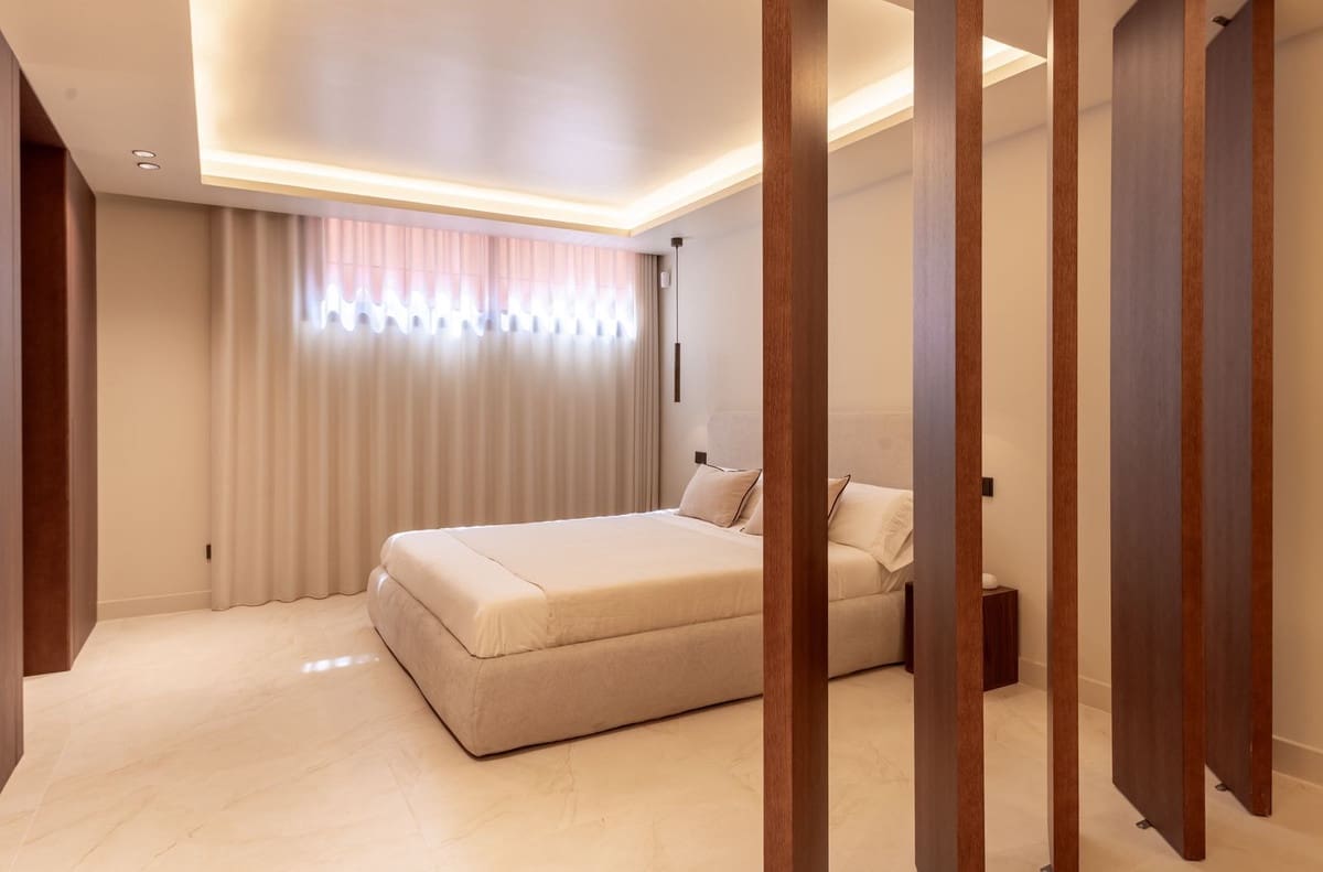 4 sypialnia Dom na sprzedaż w Marbella z basenem garażem - 1 995 000 € (Ref: 9210401)