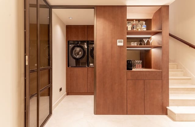 4 soveværelse Byhus til salg i Marbella med swimmingpool garage - € 1.995.000 (Ref: 9210401)