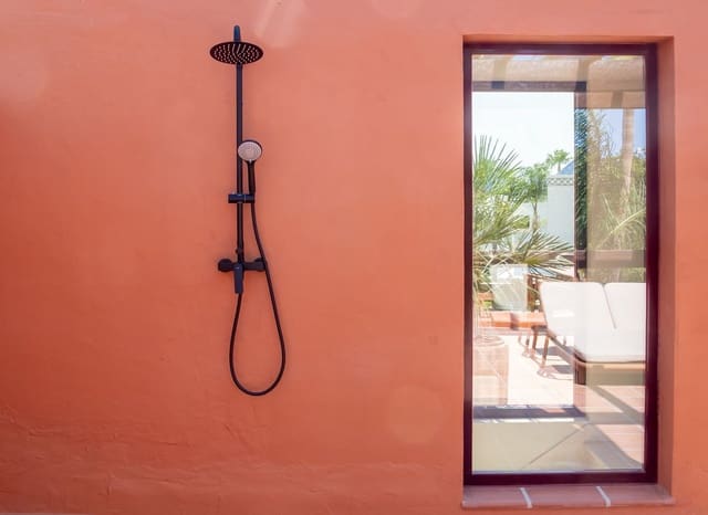 4 soveværelse Byhus til salg i Marbella med swimmingpool garage - € 1.995.000 (Ref: 9210401)