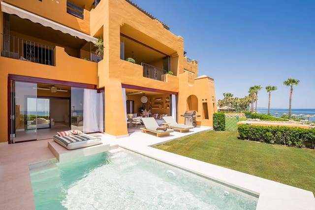 Apartamento de 4 habitaciones en New Golden Mile, Estepona en venta con piscina garaje - 3.995.000 € (Ref: 9211112)