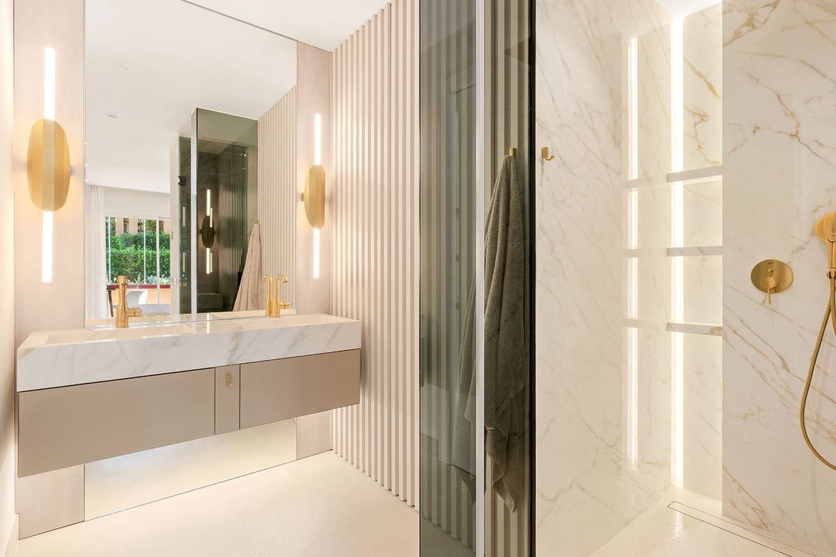 4 bedroom Apartment for sale in New Golden Mile with pool garage - € 3,995,000 (Ref: 9211112)