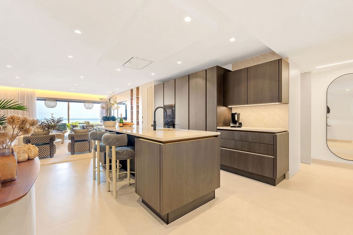 4 bedroom Apartment for sale in New Golden Mile with pool garage - € 3,995,000 (Ref: 9211112)