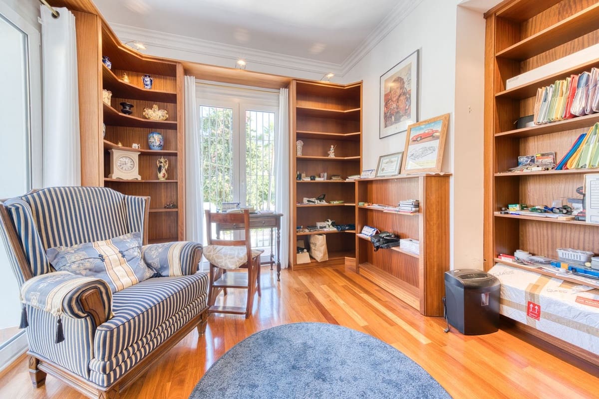 6 sypialnia Willa na sprzedaż w La Sierrezuela z basenem garażem - 1 595 000 € (Ref: 9211474)