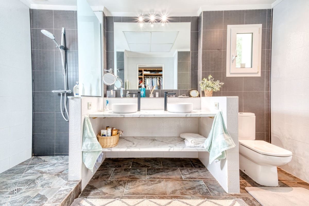 6 slaapkamer Villa te koop in La Sierrezuela met zwembad garage - € 1.495.000 (Ref: 9211474)