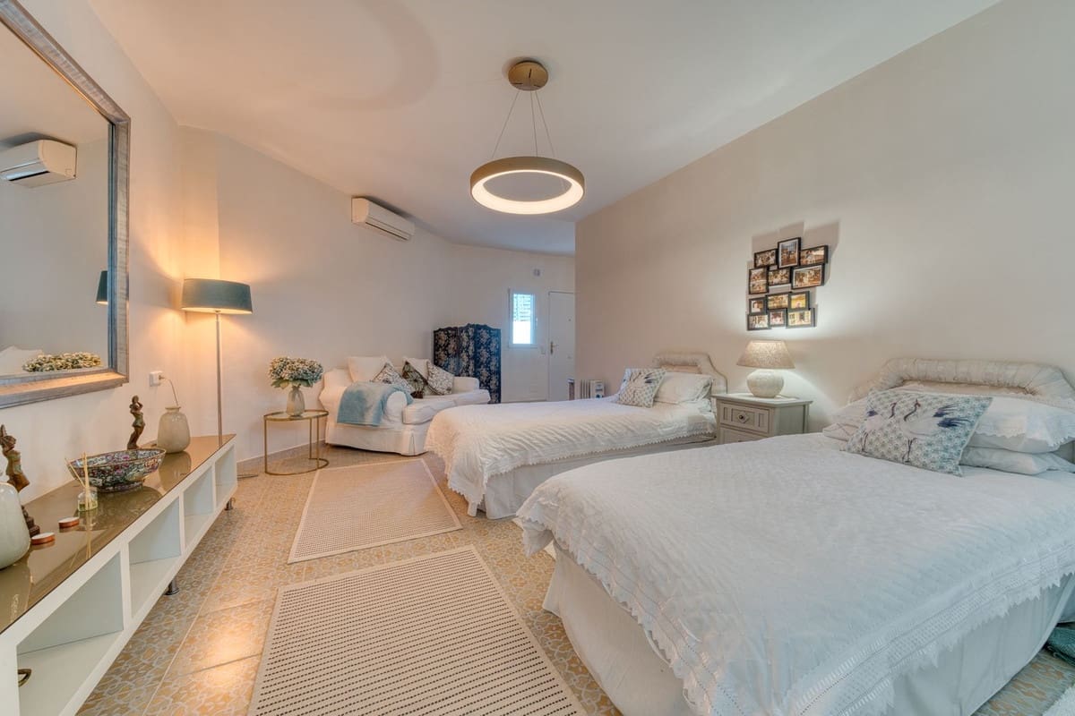 6 slaapkamer Villa te koop in La Sierrezuela met zwembad garage - € 1.495.000 (Ref: 9211474)