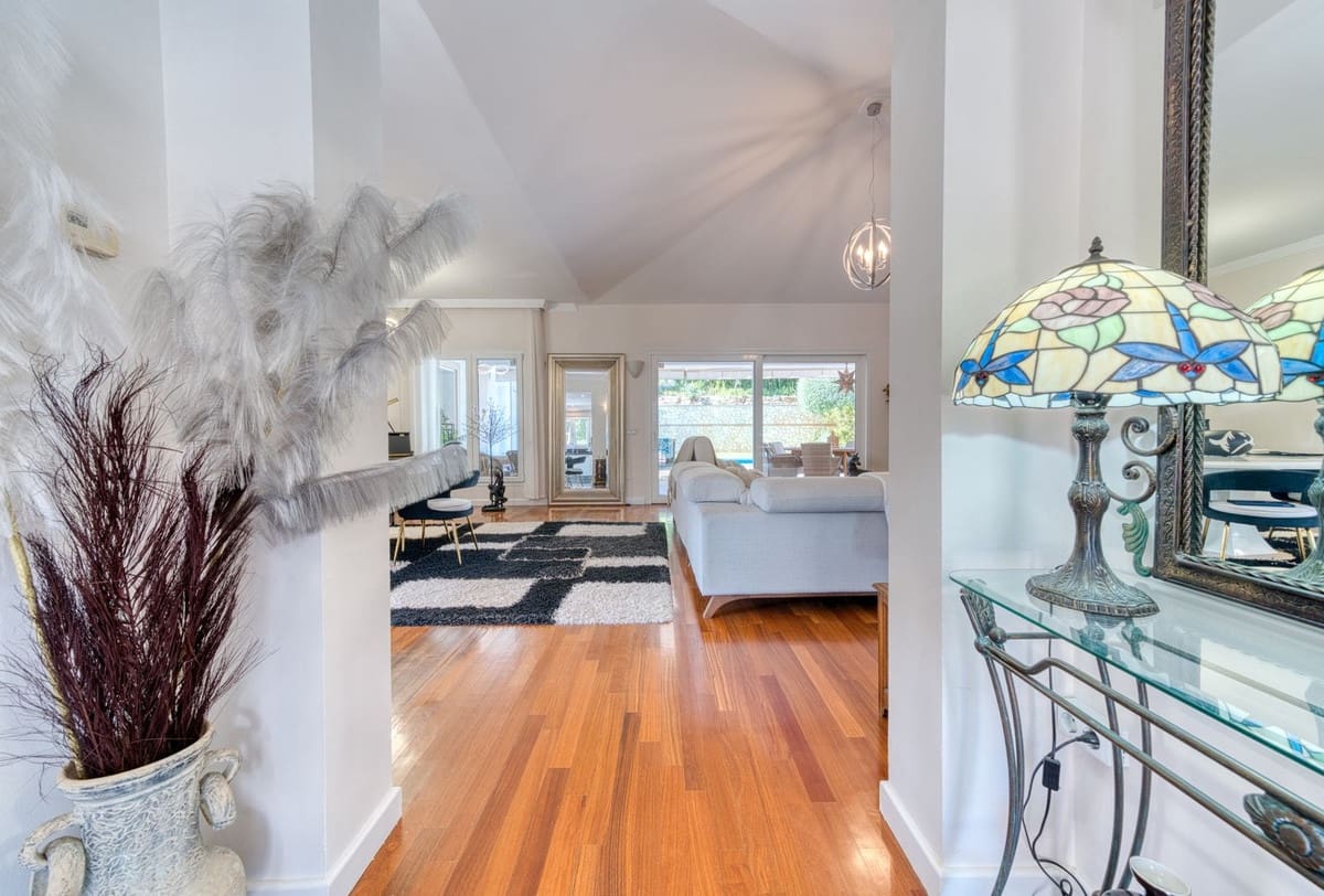 6 slaapkamer Villa te koop in La Sierrezuela met zwembad garage - € 1.495.000 (Ref: 9211474)