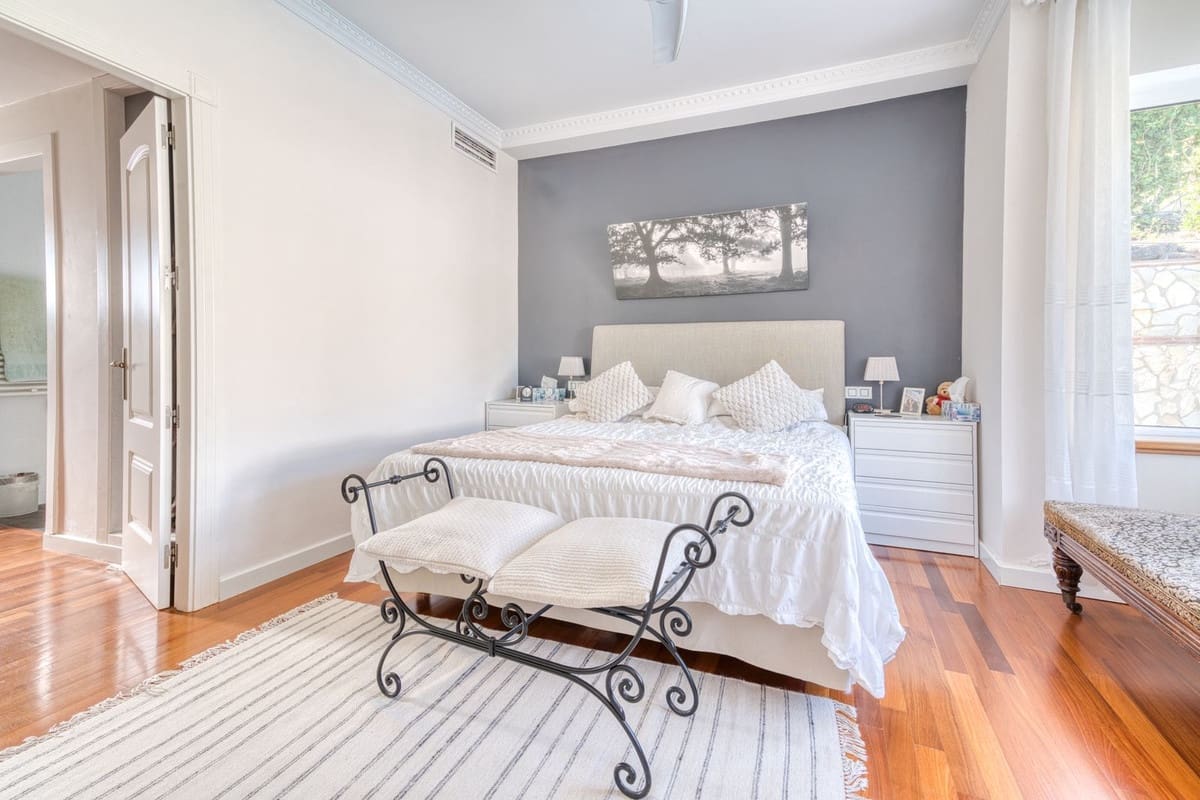 6 slaapkamer Villa te koop in La Sierrezuela met zwembad garage - € 1.495.000 (Ref: 9211474)