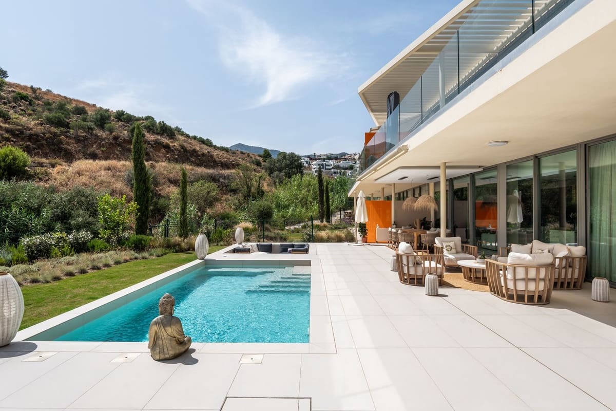 3 soveværelse Lejlighed til salg i Fuengirola med swimmingpool garage - € 1.450.000 (Ref: 9216262)