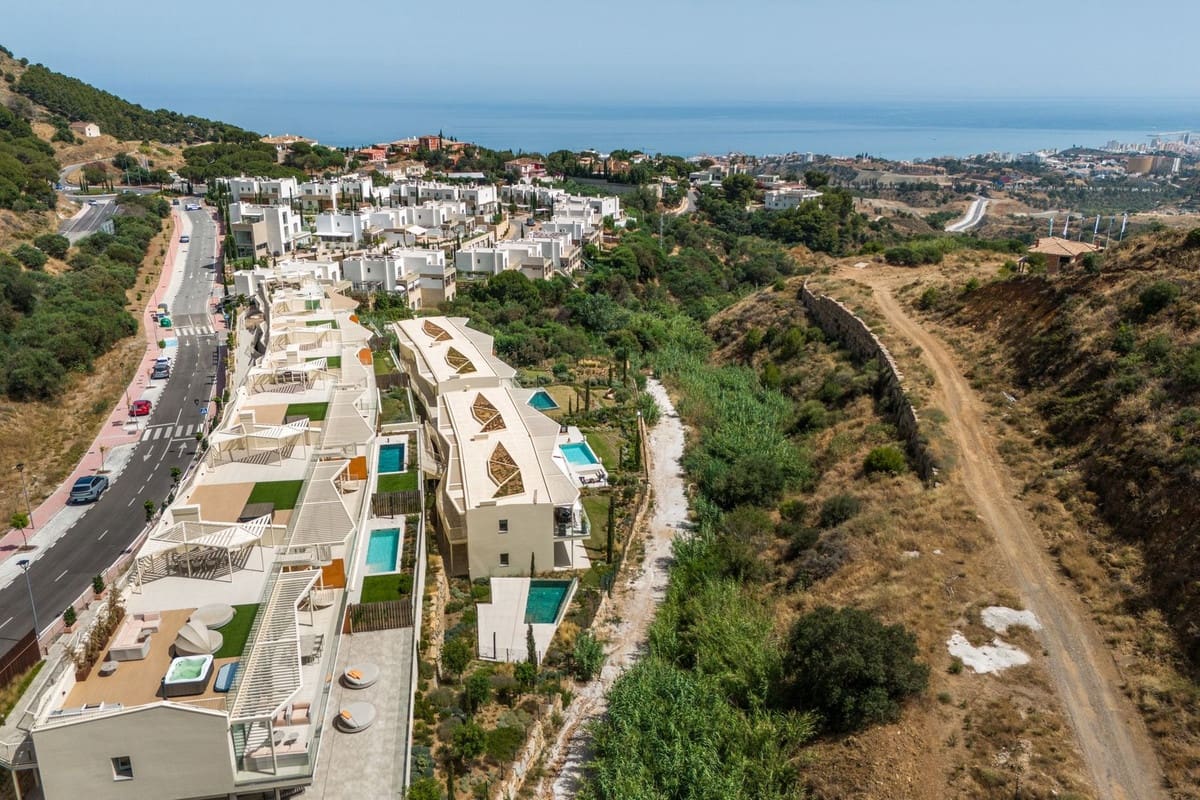 3 soveværelse Lejlighed til salg i Fuengirola med swimmingpool garage - € 1.450.000 (Ref: 9216262)