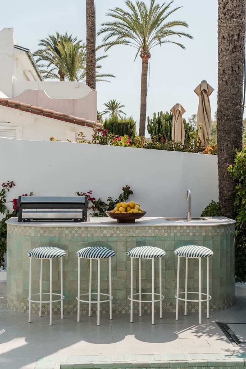 3 bedroom Semi-detached Villa for sale in Golden Mile with pool garage - € 5,995,000 (Ref: 9227326)