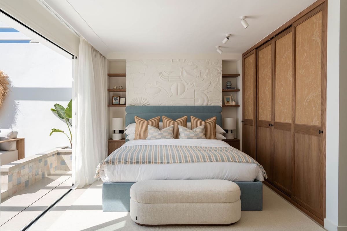 3 bedroom Semi-detached Villa for sale in Golden Mile with pool garage - € 5,995,000 (Ref: 9227326)