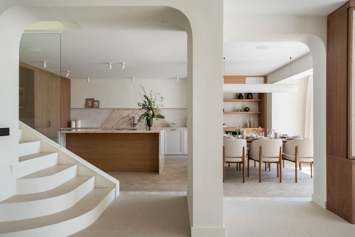 3 bedroom Semi-detached Villa for sale in Golden Mile with pool garage - € 5,995,000 (Ref: 9227326)