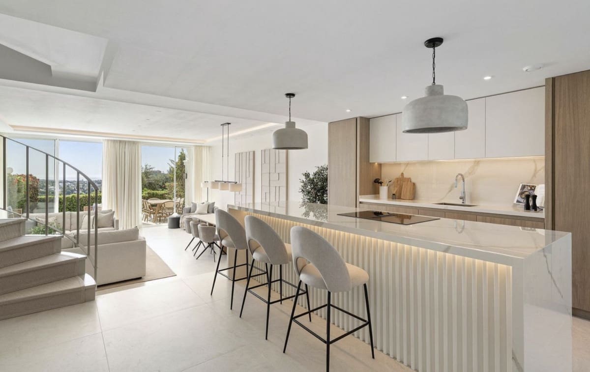 Casa de 4 habitaciones en La Quinta en venta con piscina garaje - 1.875.000 € (Ref: 9227762)