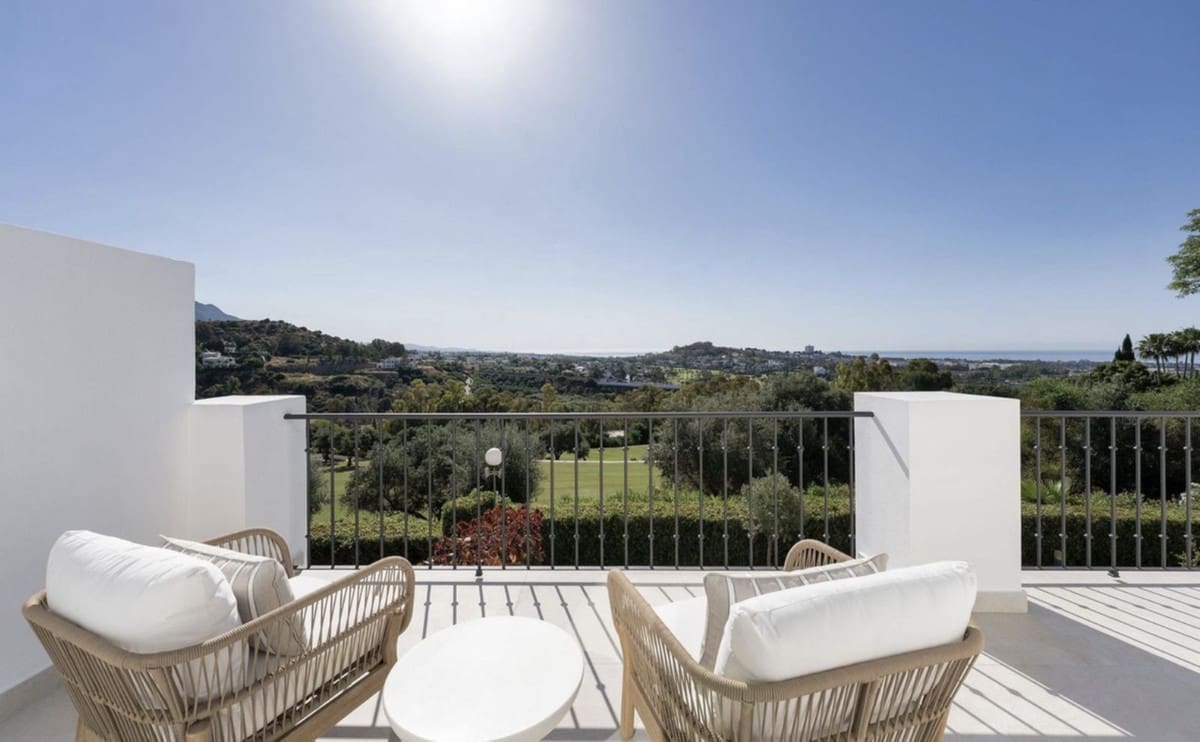 Casa de 4 habitaciones en La Quinta en venta con piscina garaje - 1.875.000 € (Ref: 9227762)