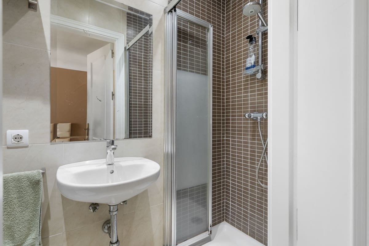 Apartamento de 3 habitaciones en Marbella en venta con piscina garaje - 680.000 € (Ref: 9235462)