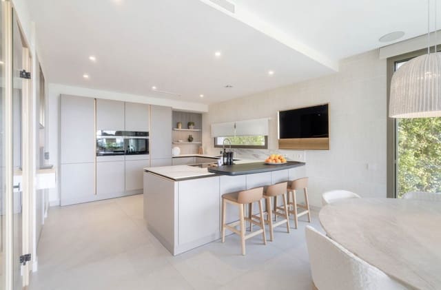 4 camera da letto Villa in vendita in Nueva Andalucia, Marbella con piscina garage - 4.295.000 € (Rif: 9235765)