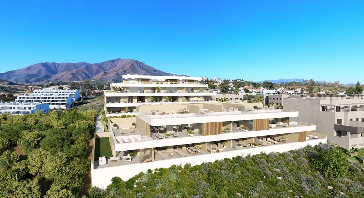 3 chambre Appartement à vendre à Estepona avec piscine garage - 815 000 € (Ref: 9238865)