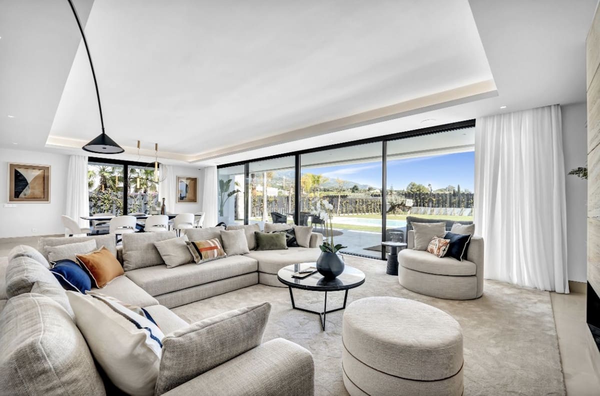 5 soverom Villa til salgs i Golden Mile med svømmebasseng garasje - € 3 950 000 (Ref: 9243822)