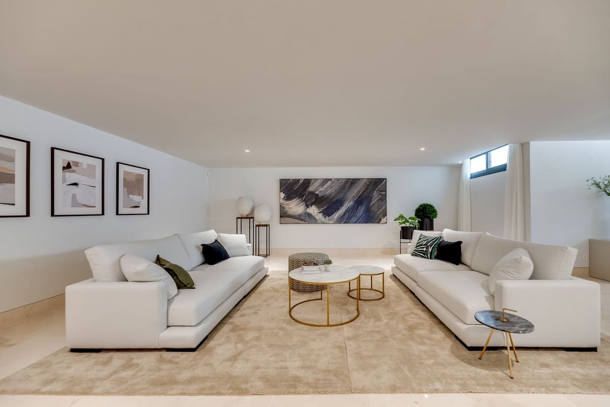 5 soverom Villa til salgs i Golden Mile med svømmebasseng garasje - € 3 950 000 (Ref: 9243822)