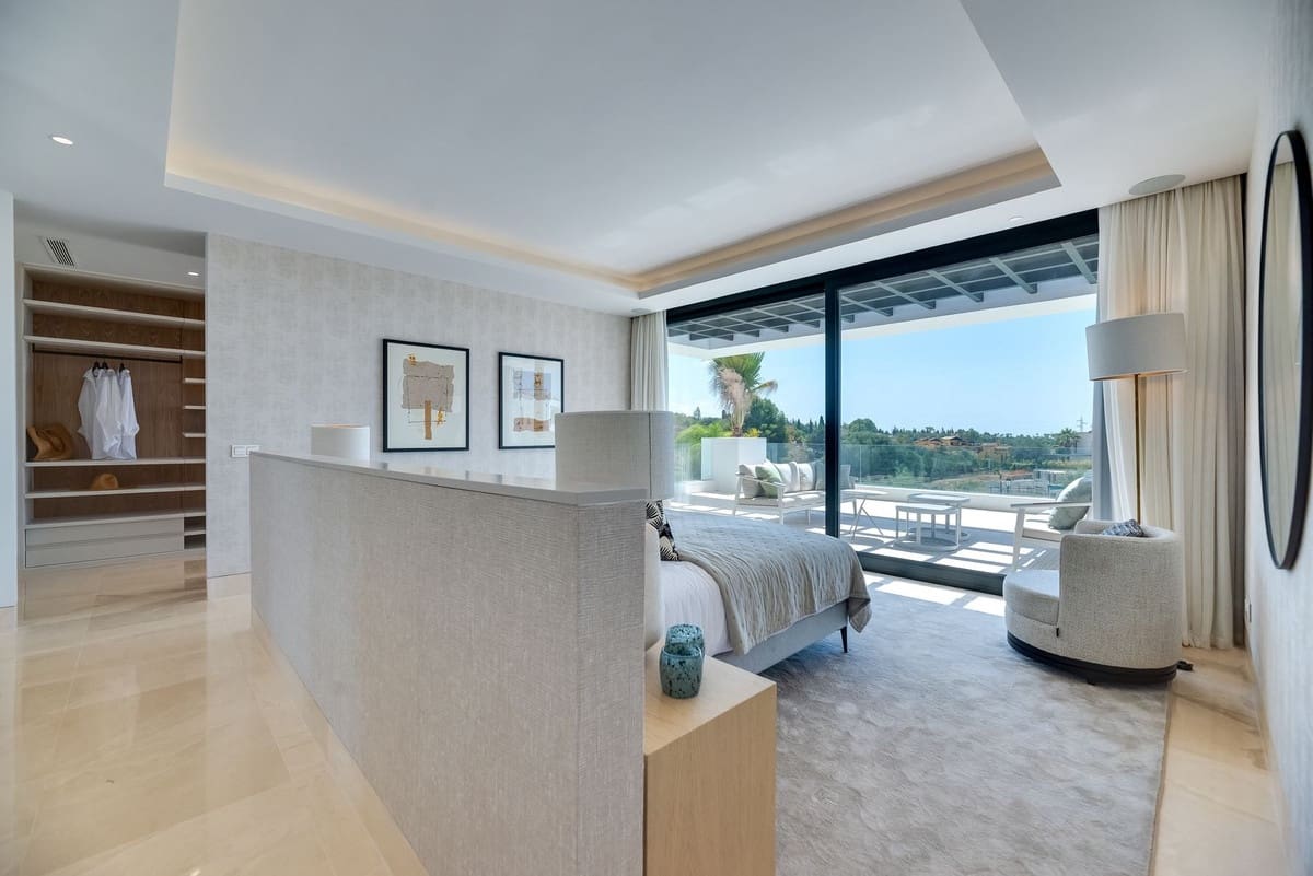 5 soverom Villa til salgs i Golden Mile med svømmebasseng garasje - € 3 950 000 (Ref: 9243822)